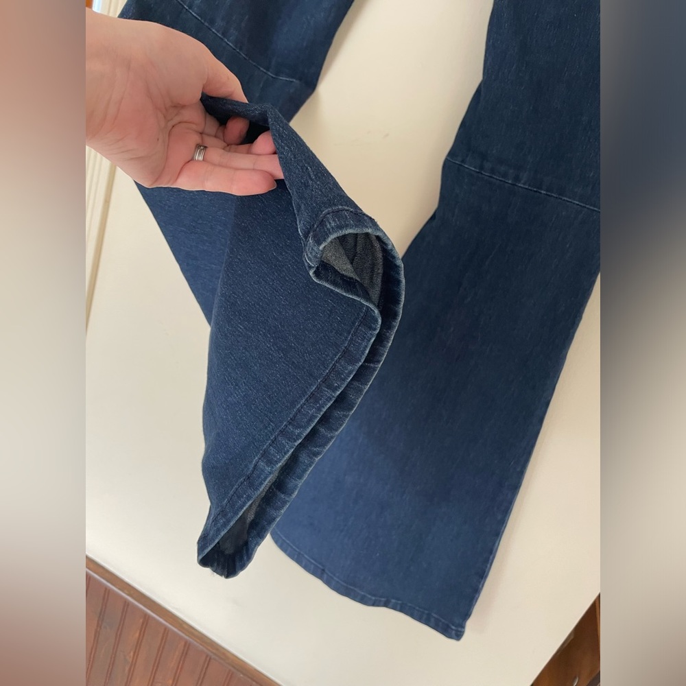 Free People Jenas Pull on Flare Blue Strech Mid rise- size 29 - Excellent Cond - Picture 4 of 4